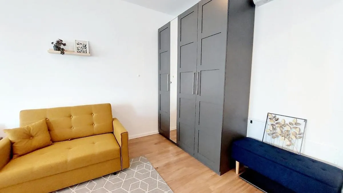 Urban Zen Elegant Apartment & Terrace Bucharest