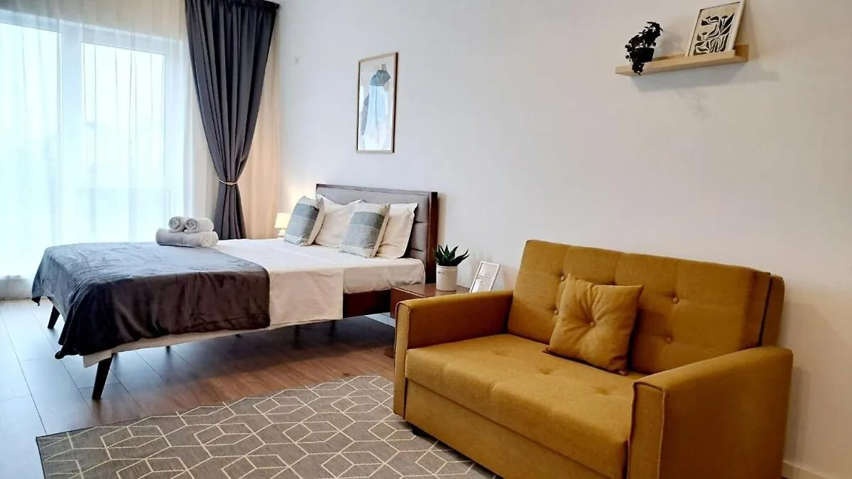 Urban Zen Elegant Apartment & Terrace Bucharest
