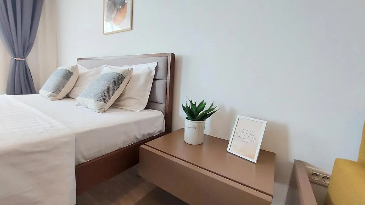 Urban Zen Elegant Apartment & Terrace Bucharest