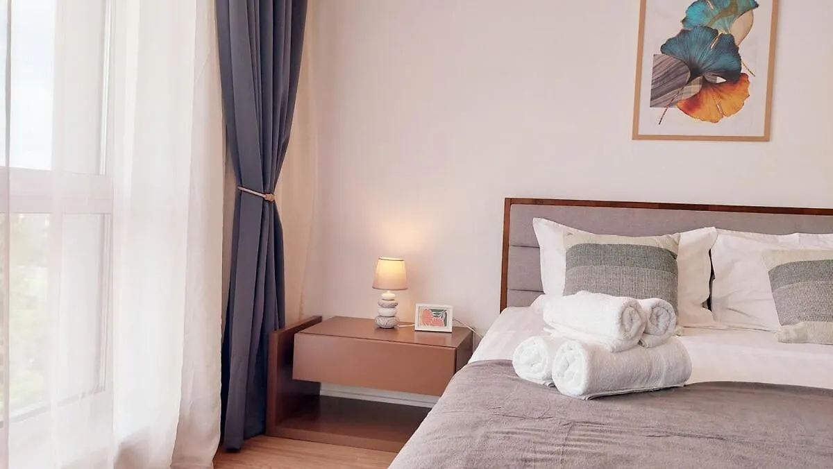 Urban Zen Elegant Apartment & Terrace Bucharest