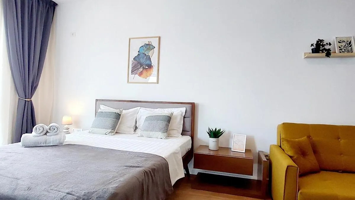 Urban Zen Elegant Apartment & Terrace Bucharest