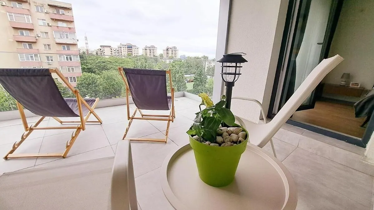 Urban Zen Elegant Apartment & Terrace Bucharest