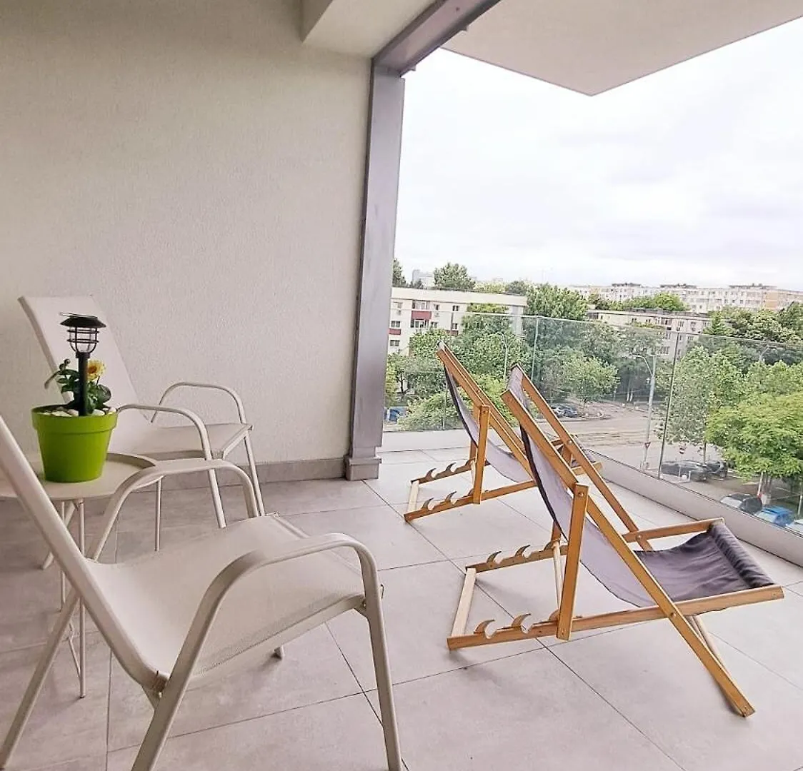 Urban Zen Elegant Apartment & Terrace Bucharest