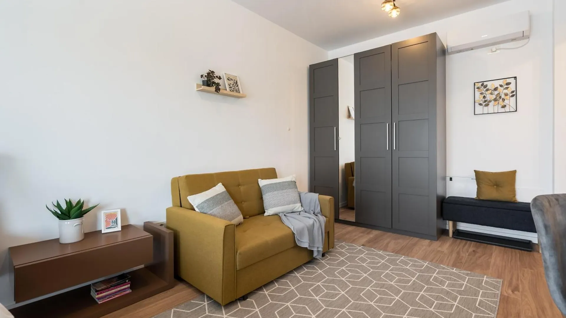 Urban Zen Elegant Apartment & Terrace Bucharest