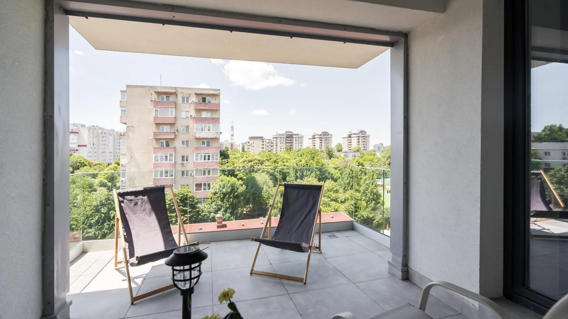 Urban Zen Elegant Apartment & Terrace Bucharest
