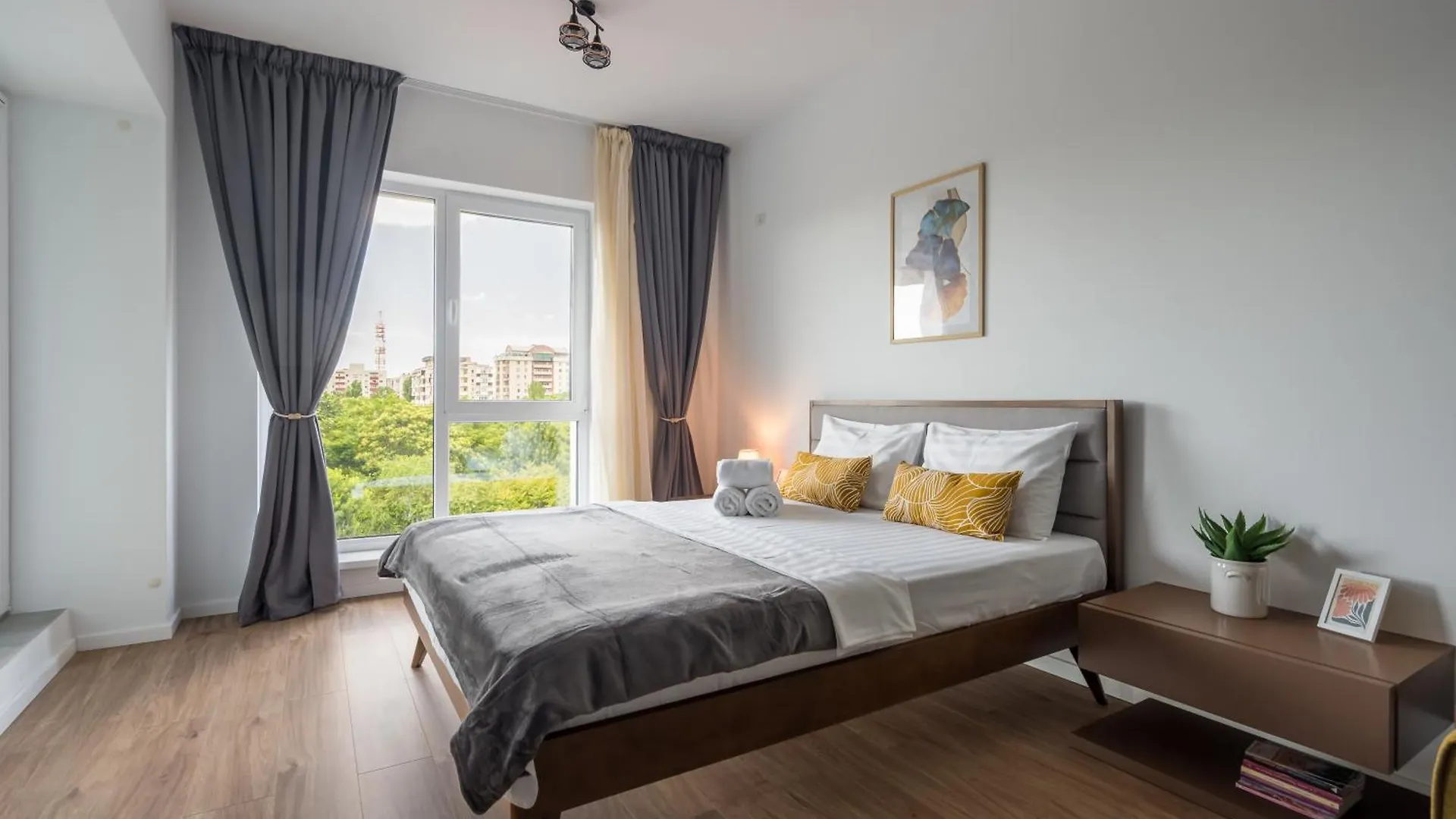 Urban Zen Elegant Apartment & Terrace Bucharest