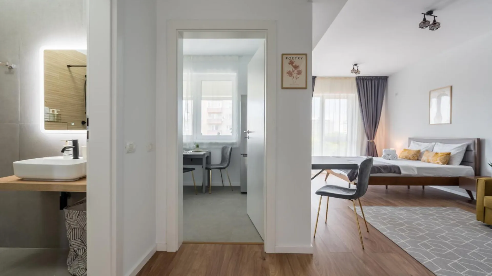 Urban Zen Elegant Apartment & Terrace Bucharest