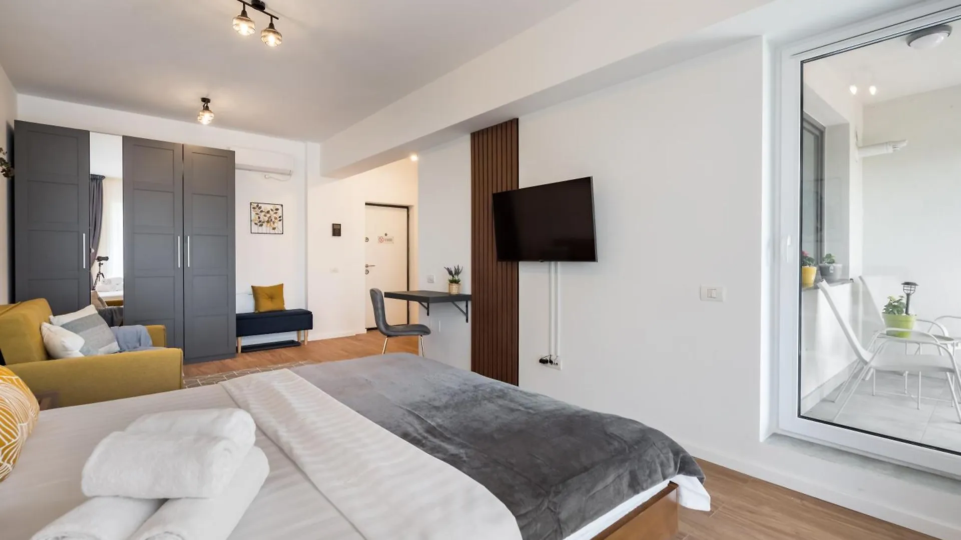 Urban Zen Elegant Apartment & Terrace Bucharest Romania
