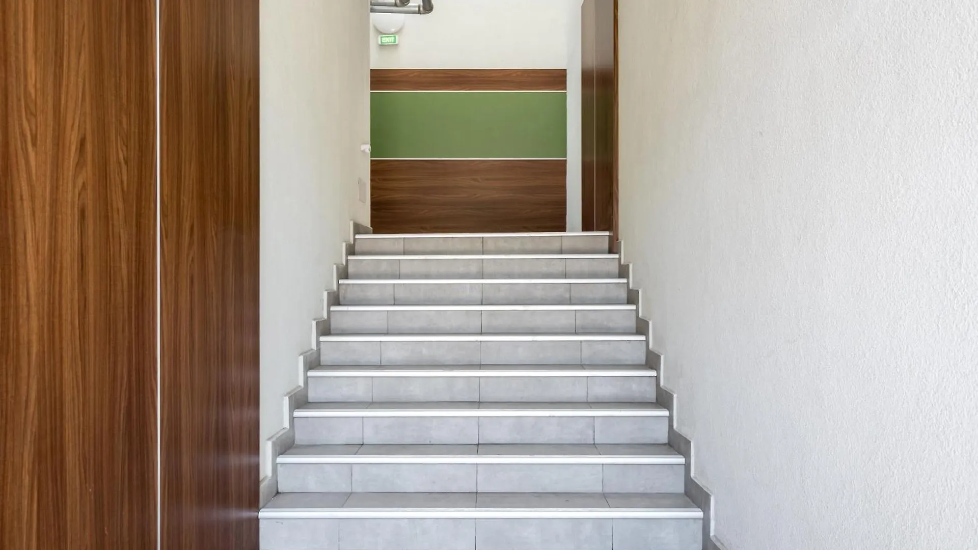 Urban Zen Elegant Apartment & Terrace Bucharest 0*,  Romania
