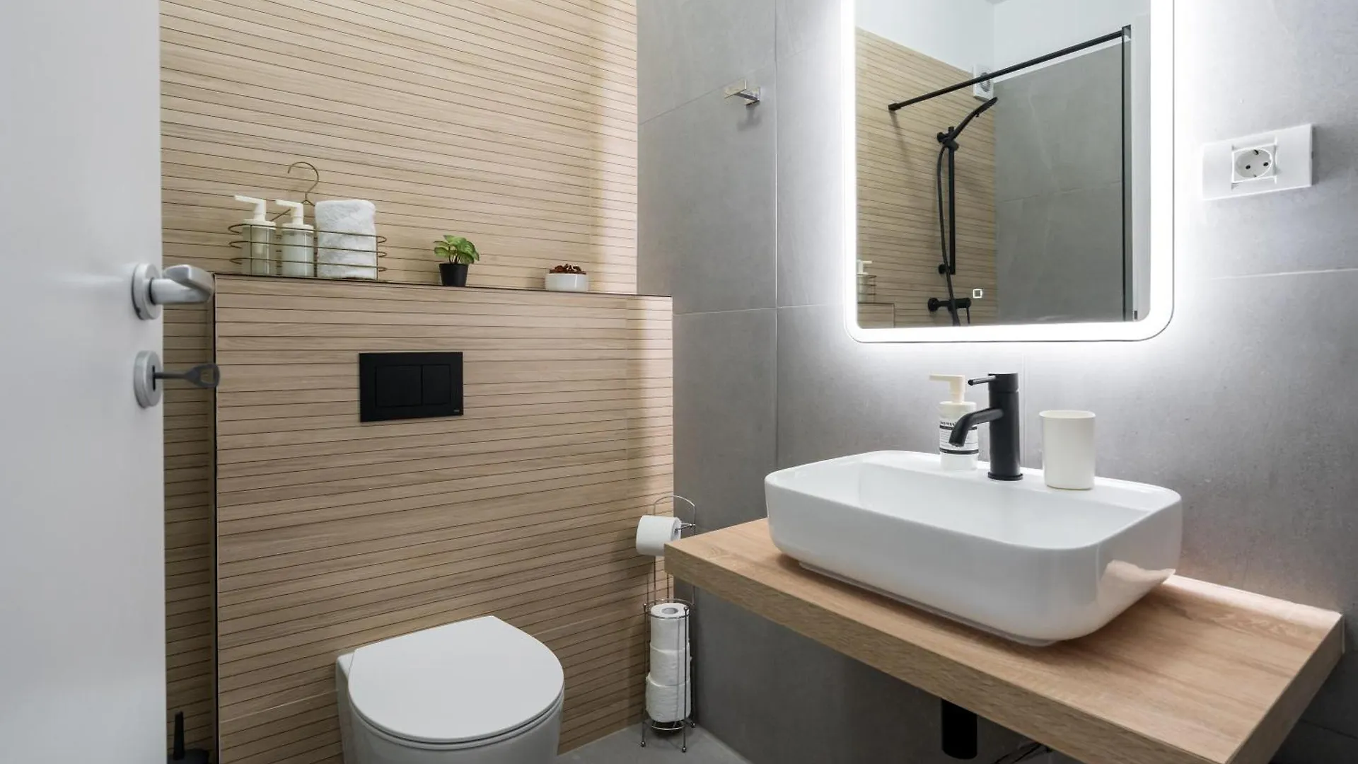 Urban Zen Elegant Apartment & Terrace Bucharest